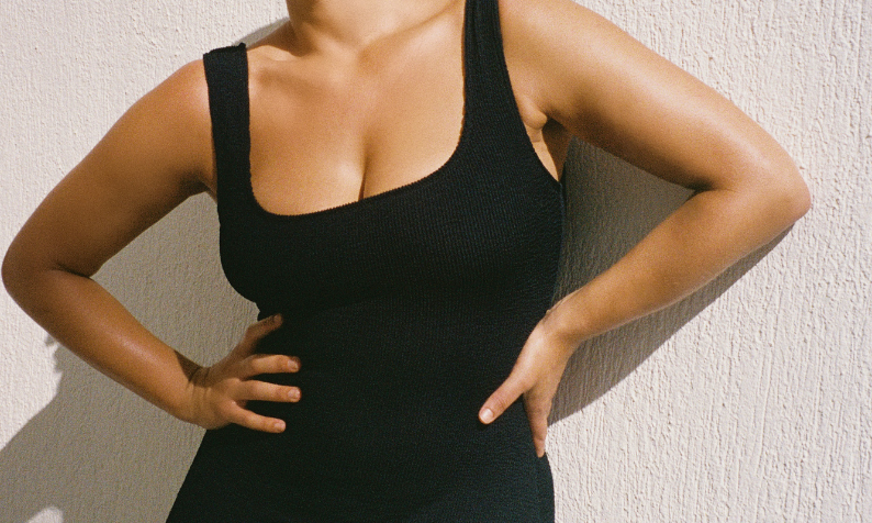 SIGNATURE BLACK + WHITE COLLECTION