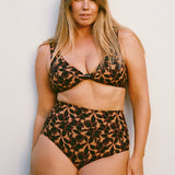 Delphine Top Noir Hibiscus